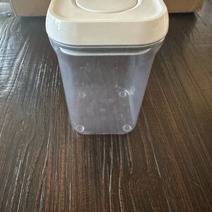 Oxo Clear Food Storage Container with White Lid